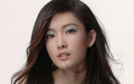 Vivian Chow Masih Cantik di Usia 45 Tahun