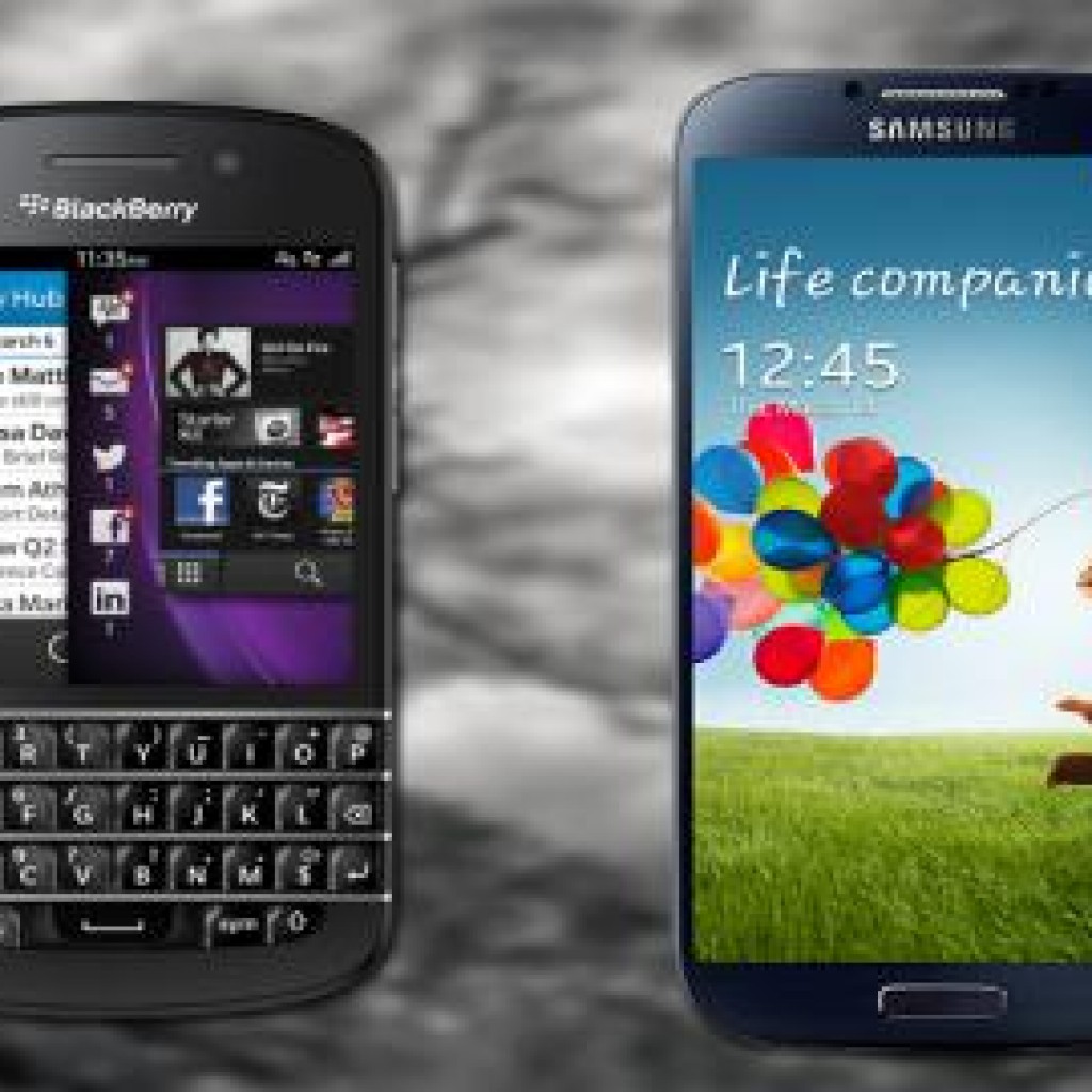 adu tangguh galaxy s4 dan blackberry q10