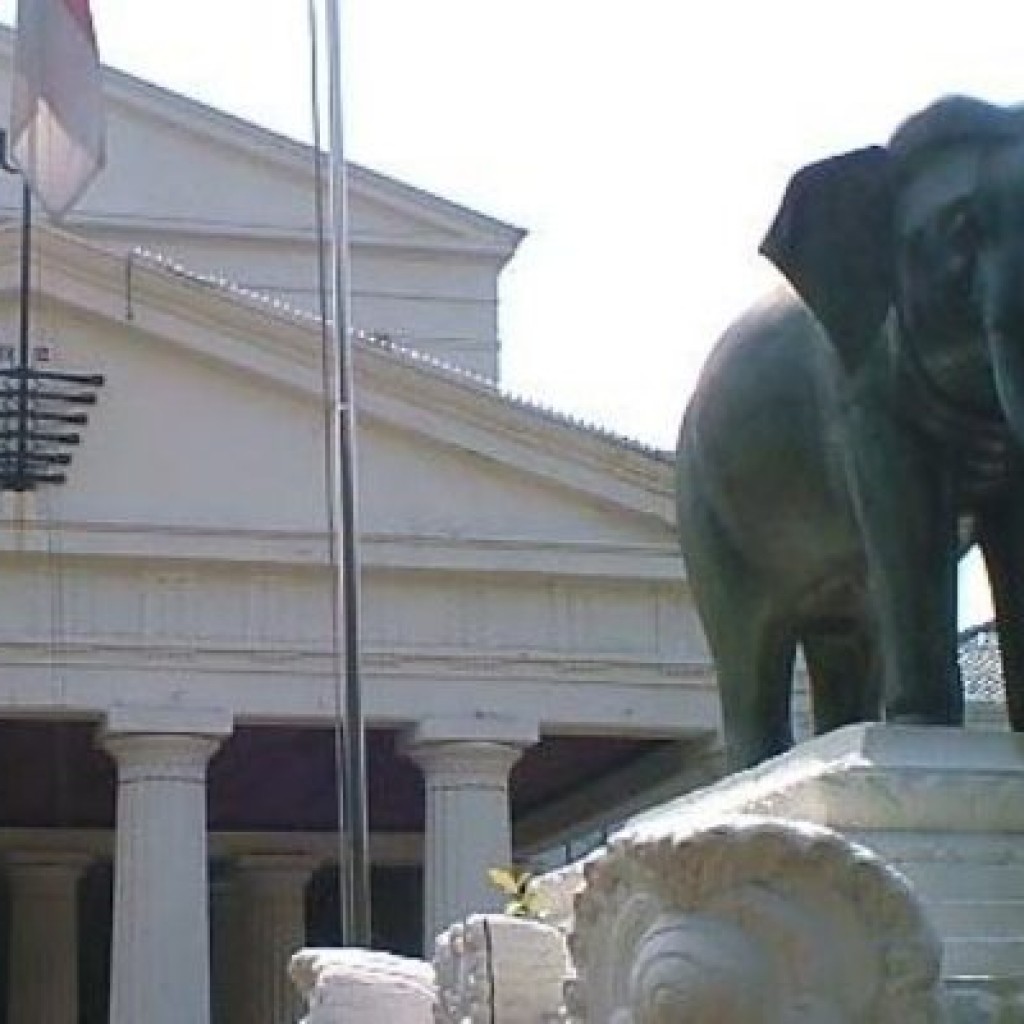 Emas Kuno Museum Gajah