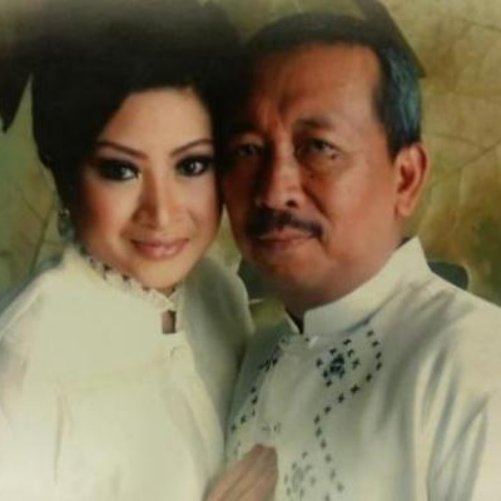 Gatot Supiartono Holly Angela