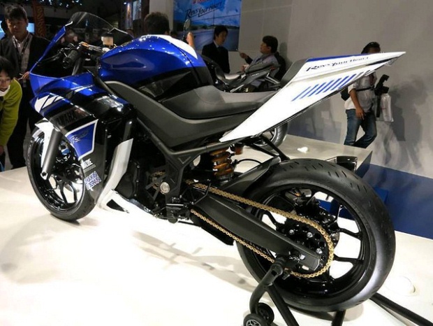 Desain Yamaha R25 Diambil dari Motor Valentino Rossi