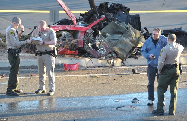 Ini Dia Gambar Mobil Porsche GT Paul Walker Usai Kecelakaan