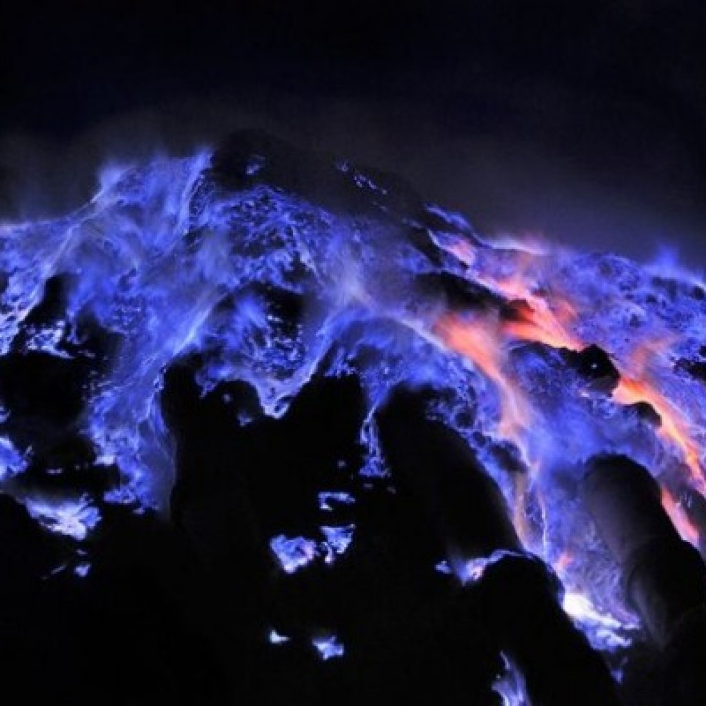 kawah biru