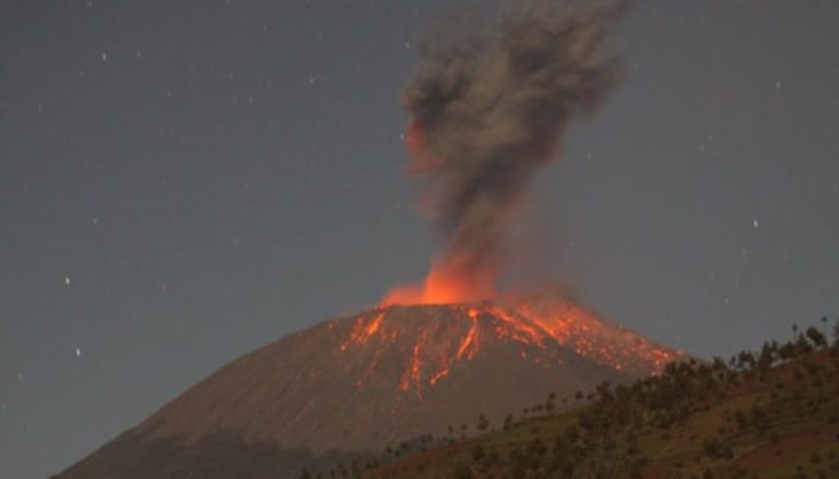 Aktifitas Gunung Slamet Meningkat