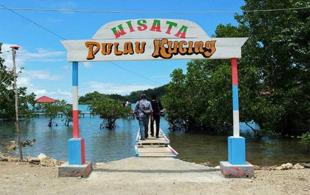 Wisata Pulau Kucing