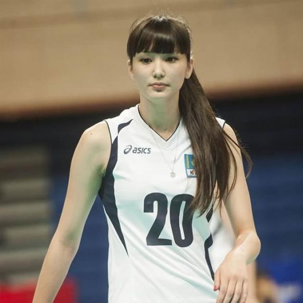 Altynbekova Sabina, Atlet Voli Cantik Kazakhstan Gegerkan Media Sosial