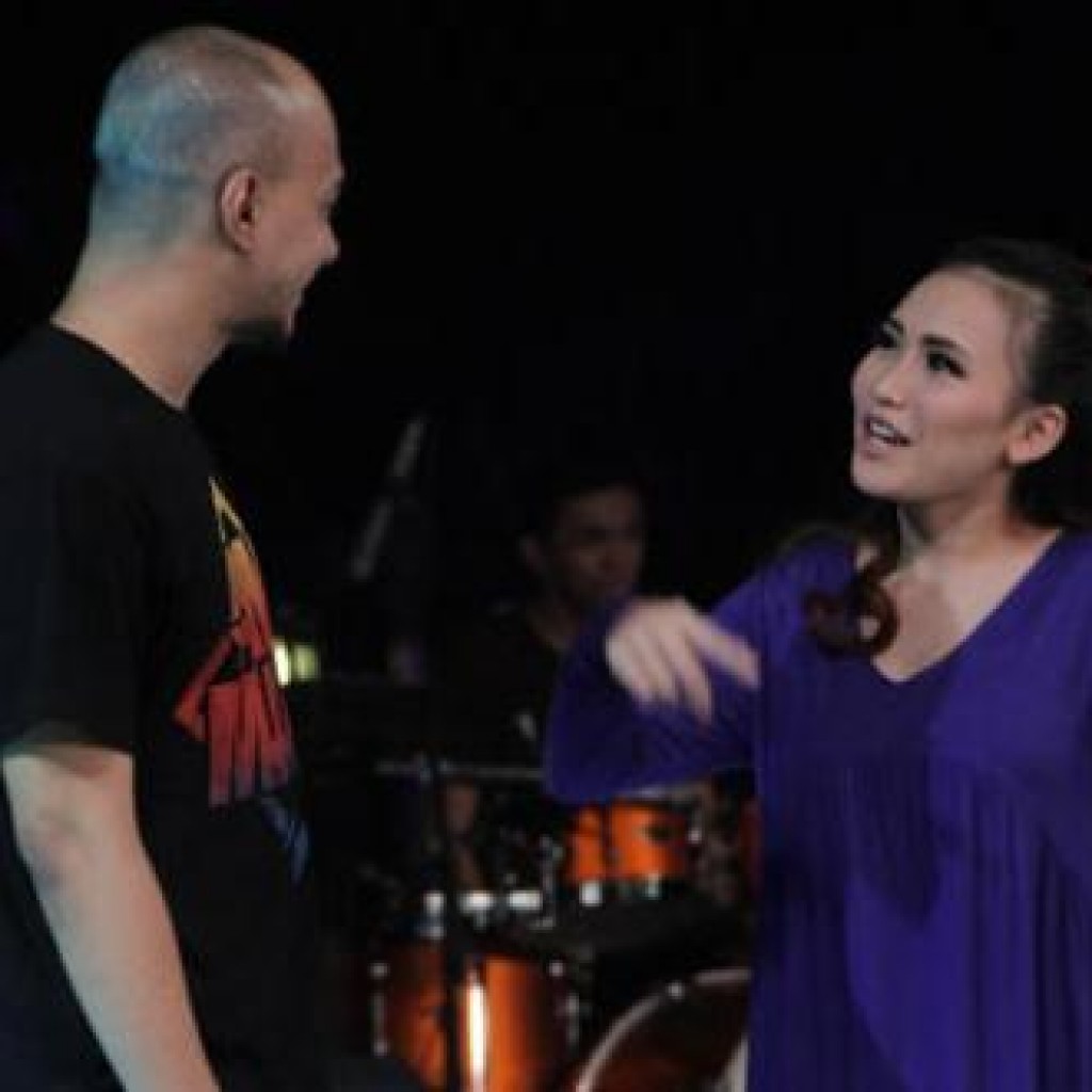 Ayu dan Husein