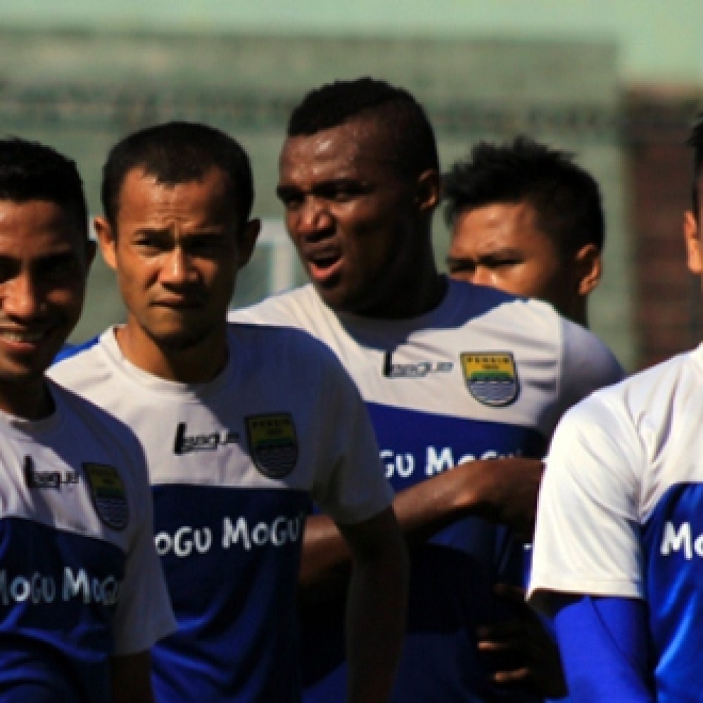 Persib vs semen padang