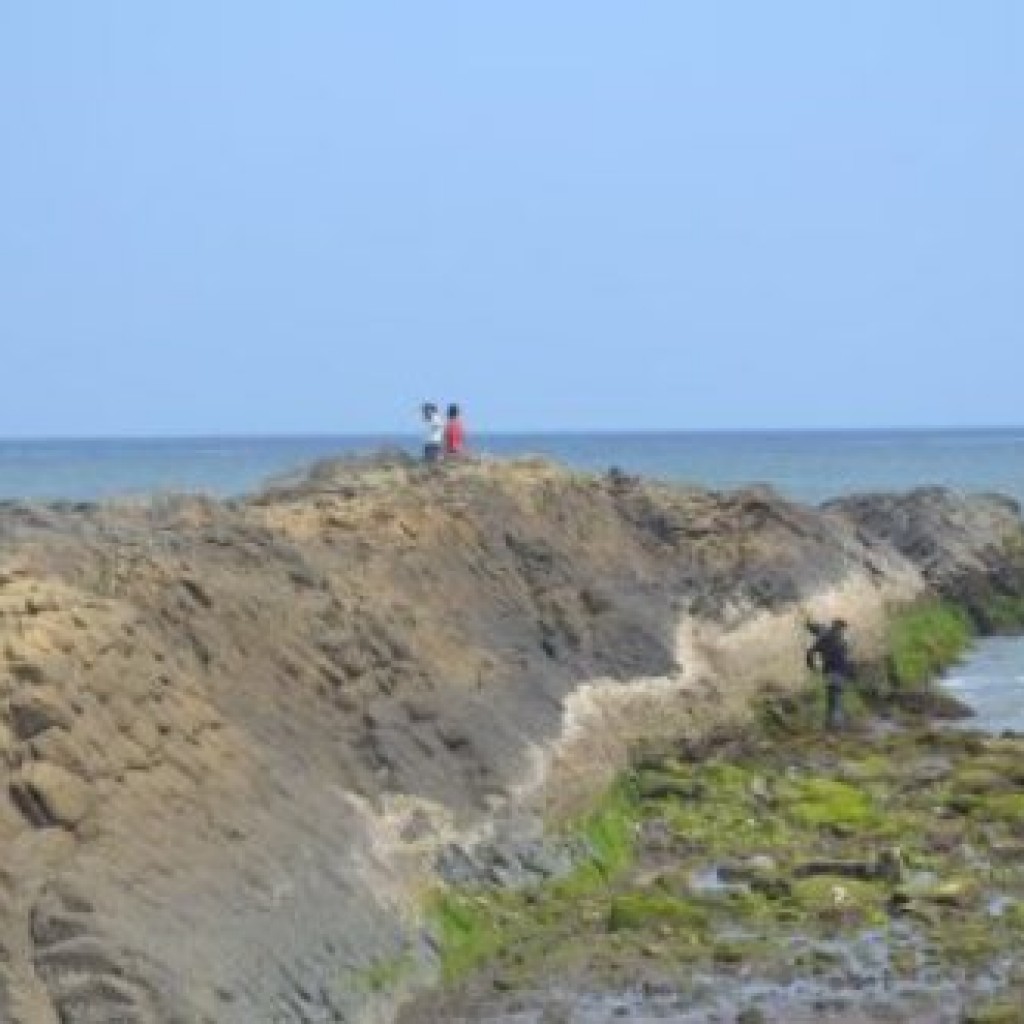 Pantai Watu Ulo2