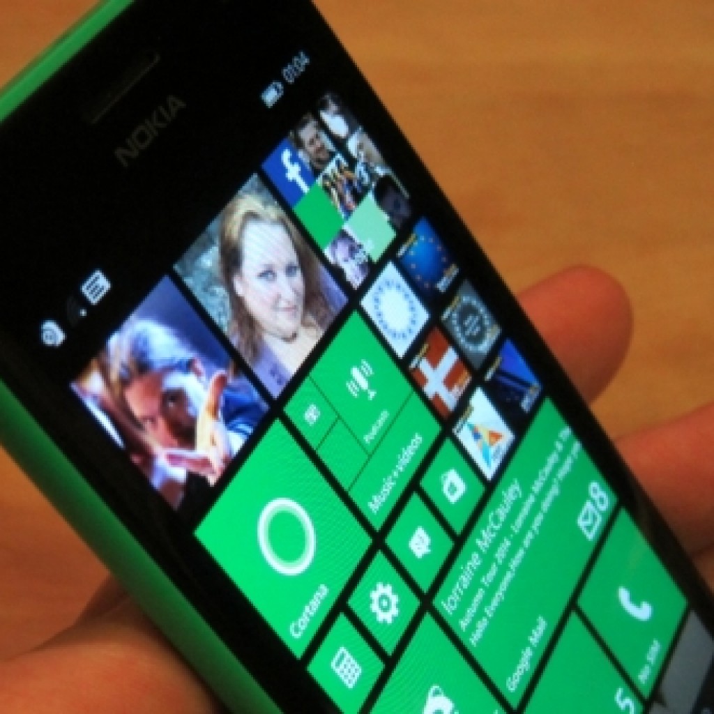 Nokia Lumia 735