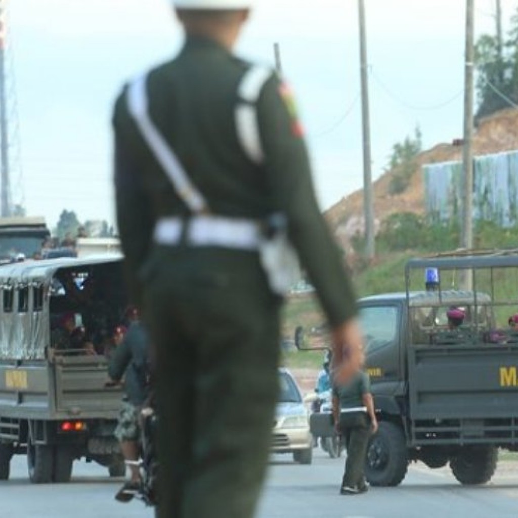 Bentrokan TNI vs Polri