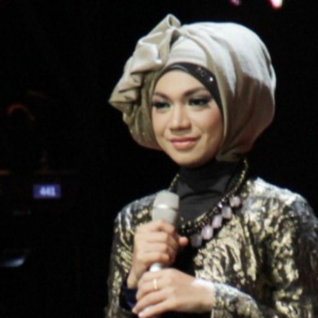 Indah Nevertari Juara Rising Star Indonesia1