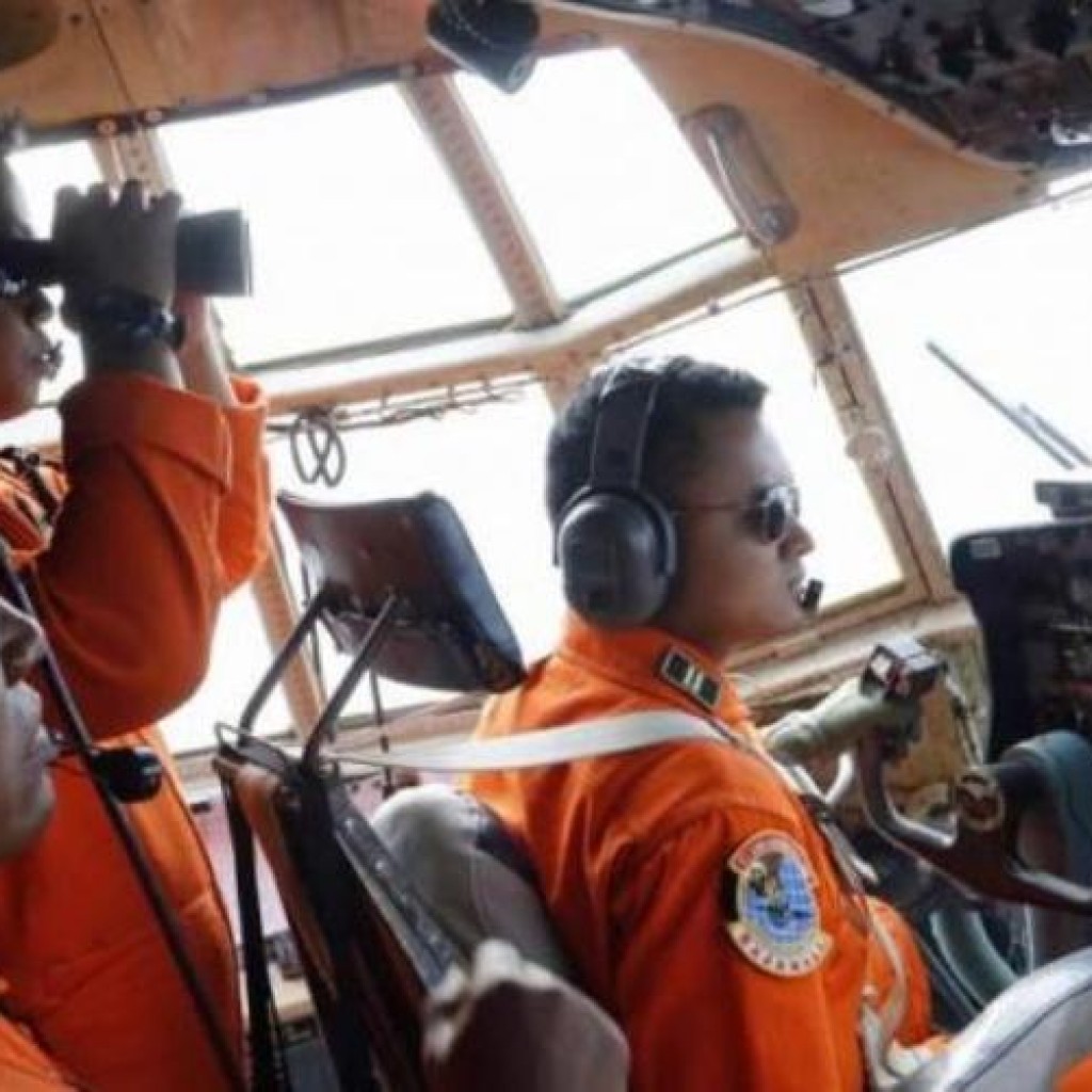 Pencarian Pesawat Air Asia QZ8501 Hilang Lewat Udara
