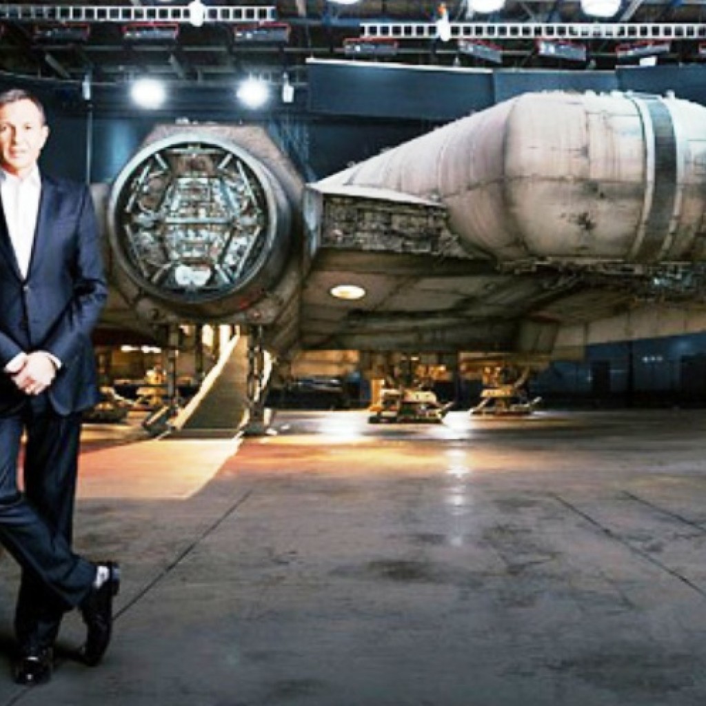 Pesawat Millennium Falcon Star Wars The Force Awakens