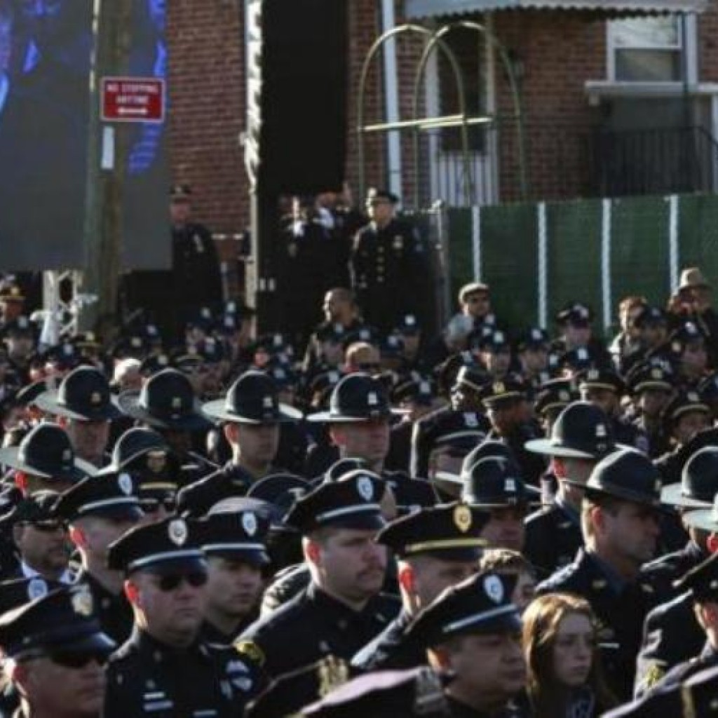 Polisis New York Belakangi Walikota De Blasio
