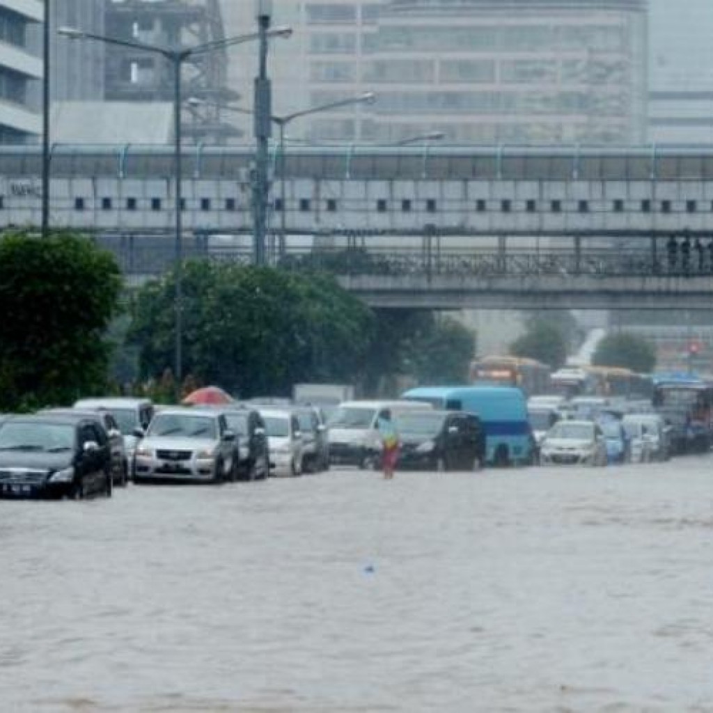 Banjir Jakarta lumpuhkan siklus perekonomian