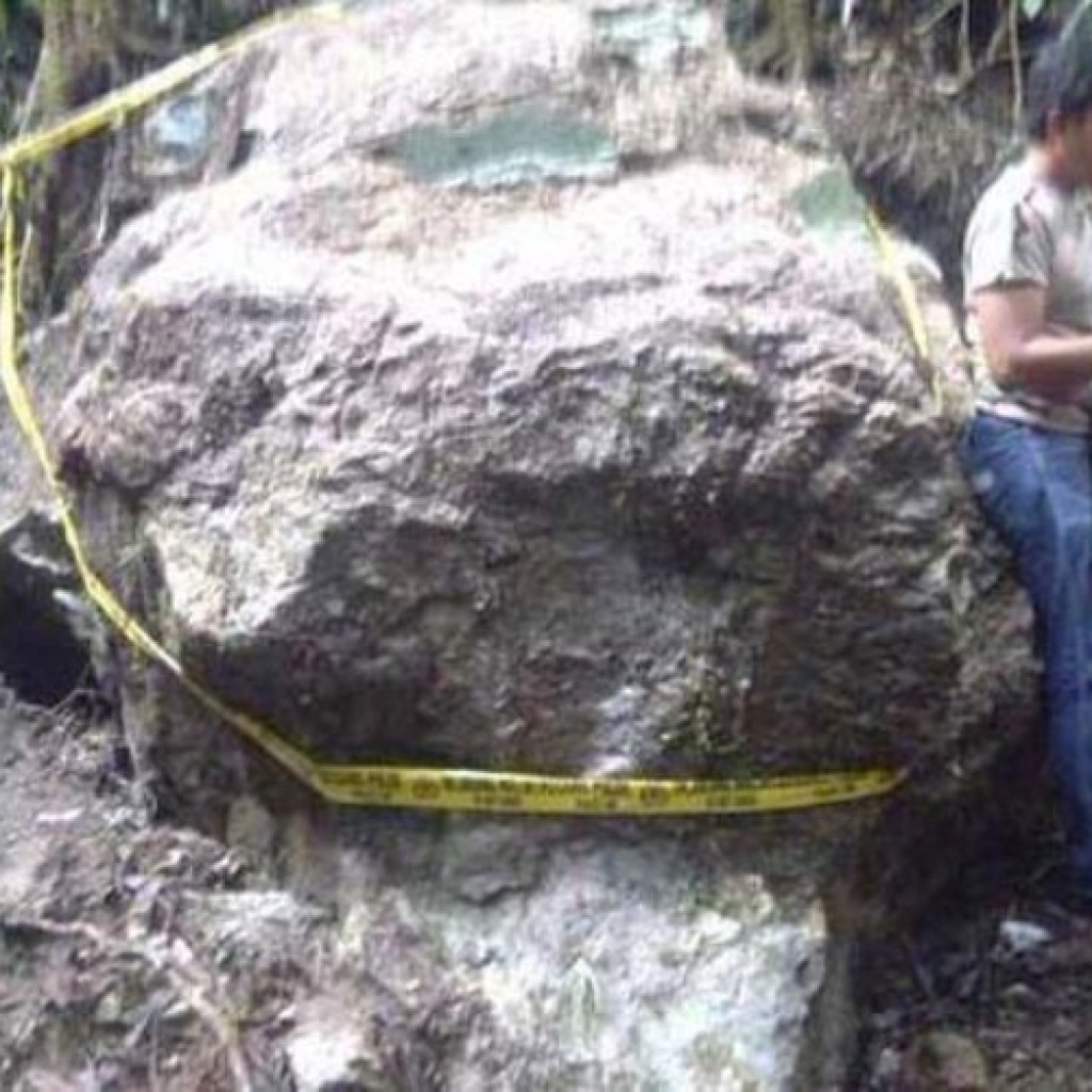 Batu Giok Aceh seberat 20 ton ditaksir seharga Rp200 Miliar