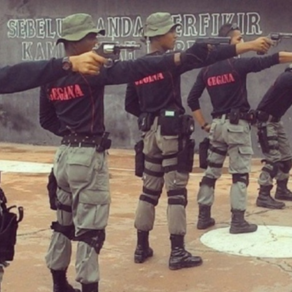 Kumpulan foto Bripda Nina Octaviana anggota tim gegana cantik