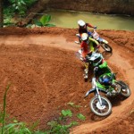 Latihan Grasstrack di Pasisian