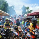 Peserta Grasstrack Pasisian