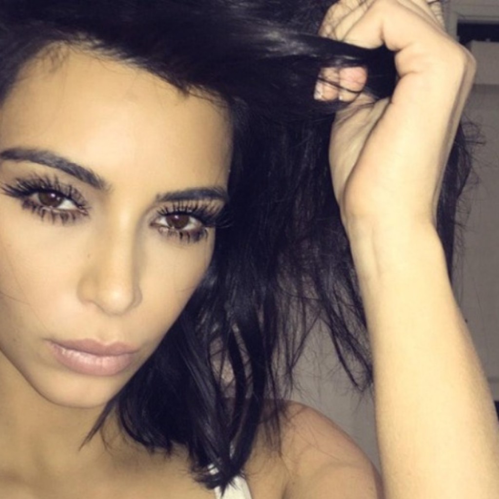 Pose Kim Kardashian di Instagram