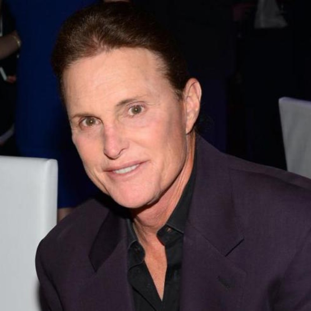 Bruce Jenner akan ganti kelamin di pertengahan tahun