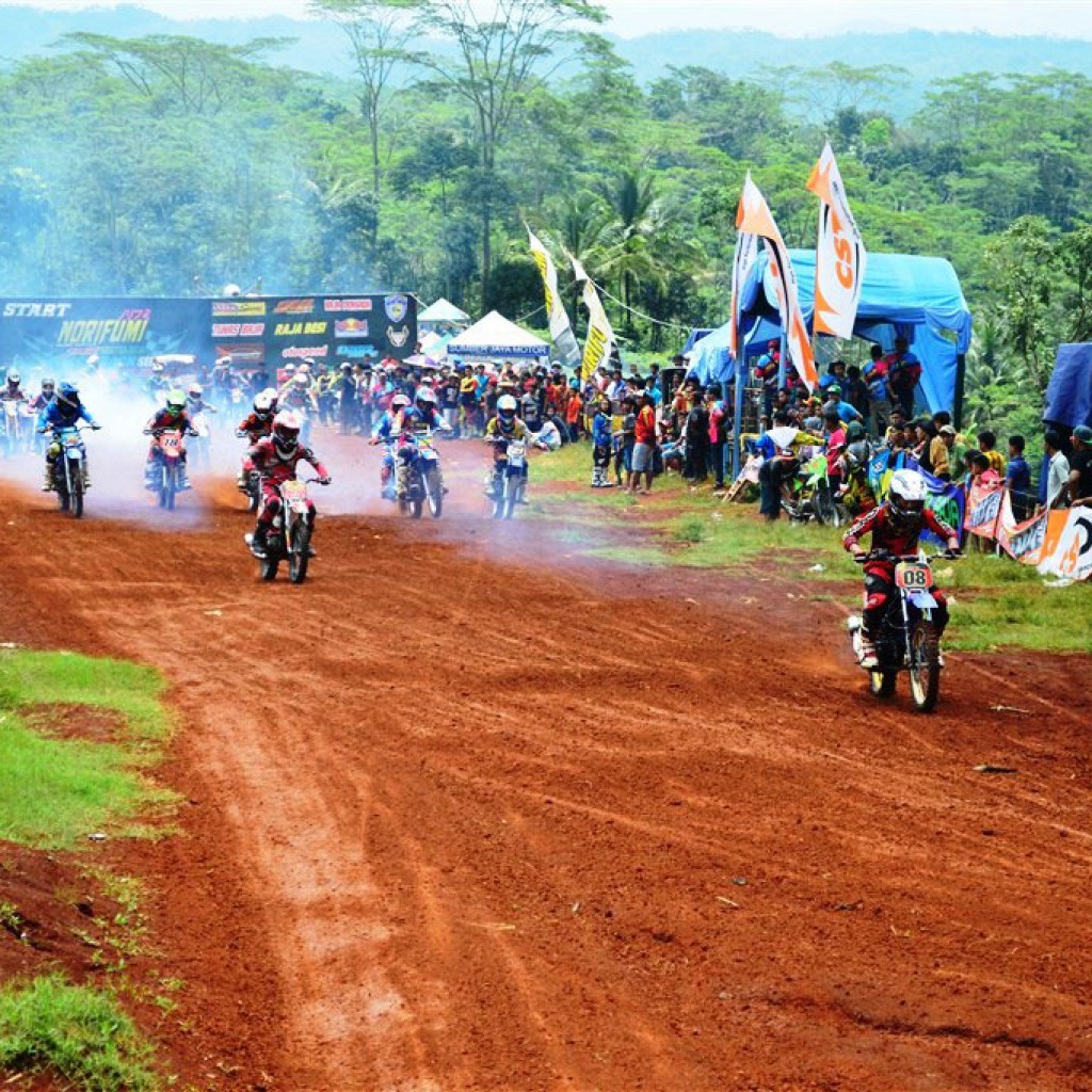 Grasstrack Open 3 Series 2015 Kawali