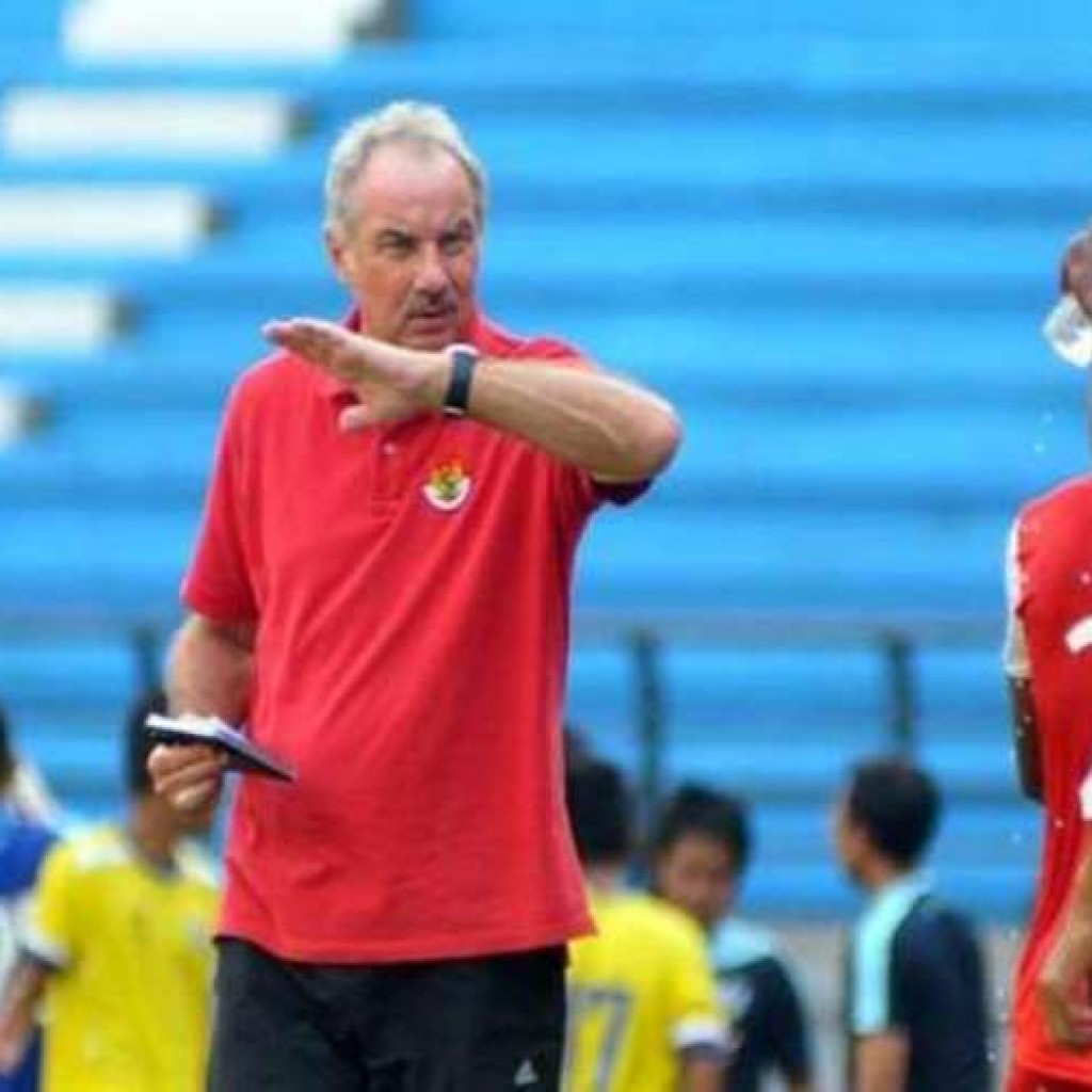 Alfred Riedl mundur dari PSM Makassar