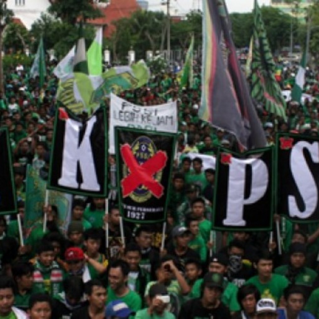 Bonek kepung KLB PSSI