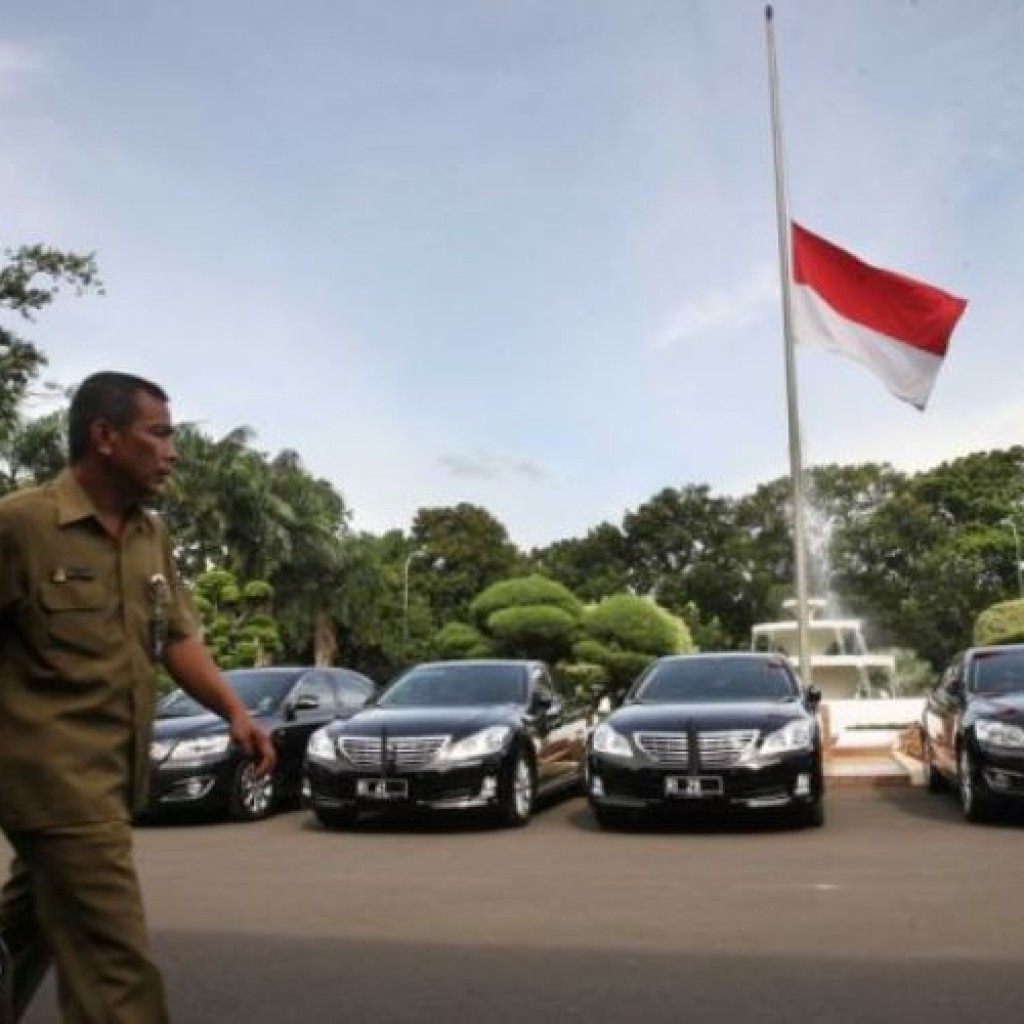 Kisruh kebijakan kenaikan tunjangan DP mobil pejabat 1