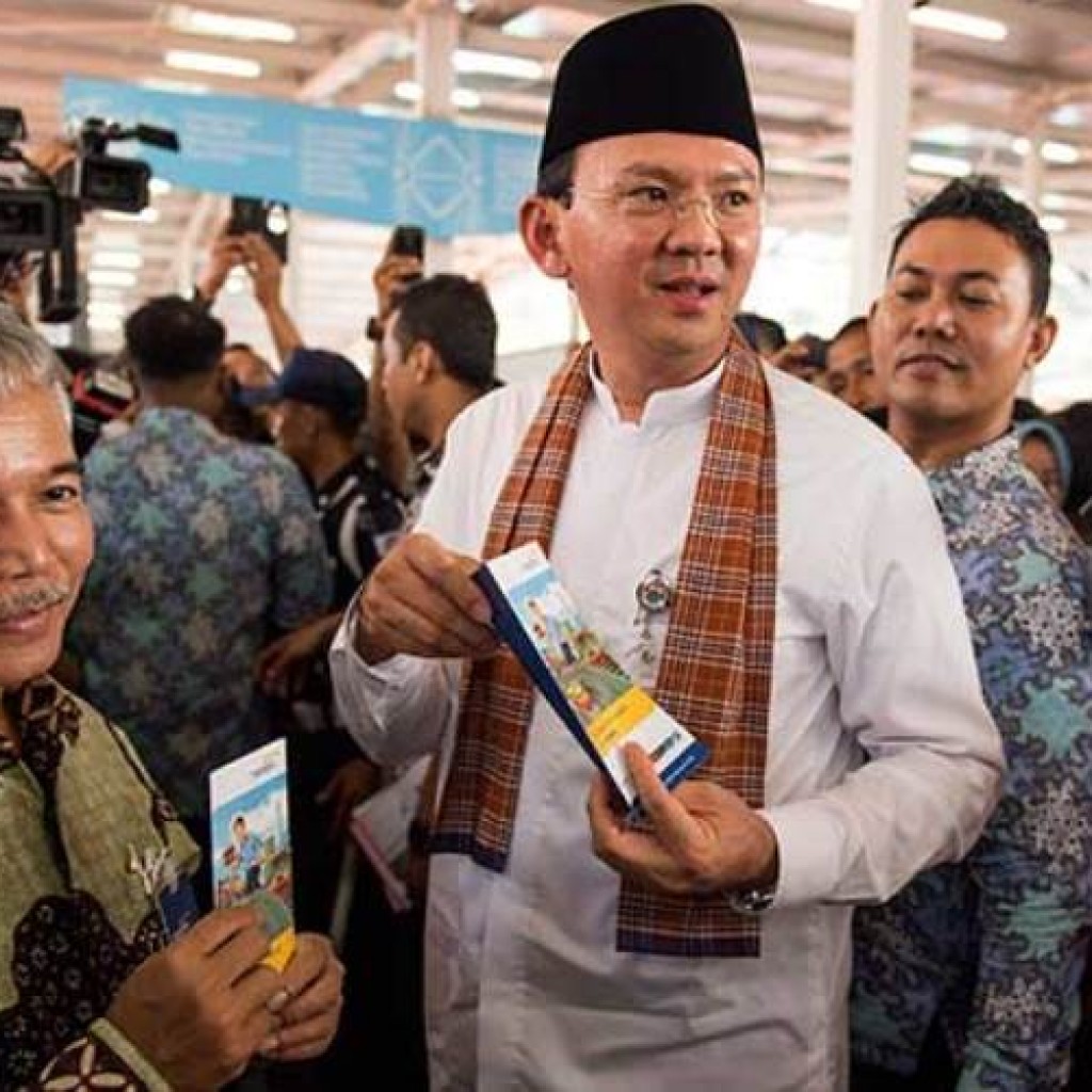 Ahok resmikan kawasan PKL