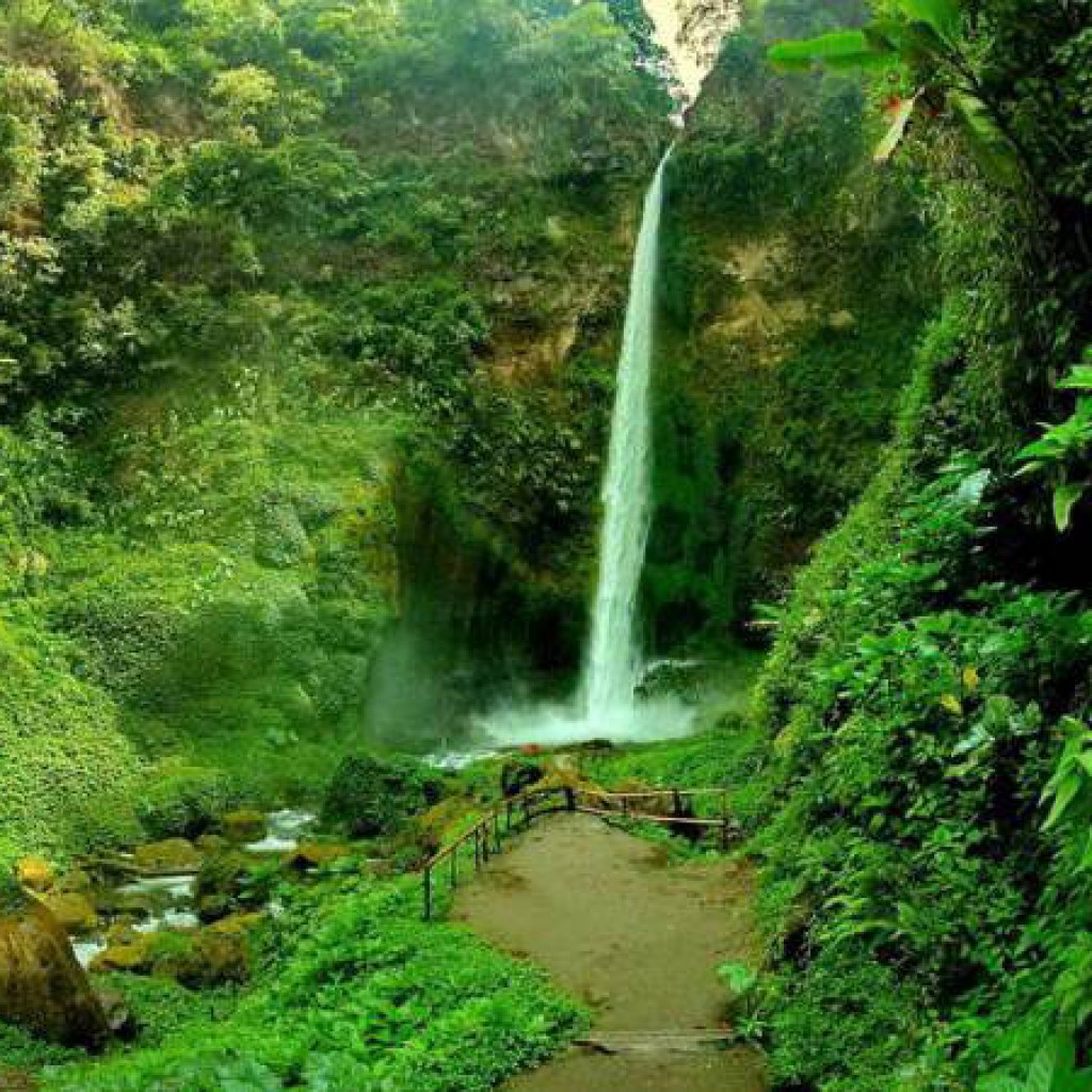 Air Terjun Coban Pelangi