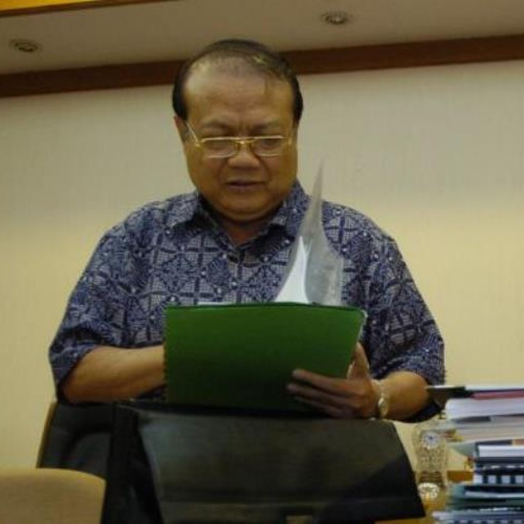 Mantan Menkeu Jusuf Anwar