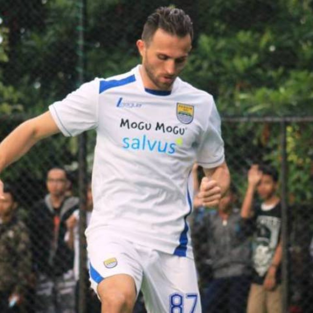 Striker Persib Ilija Spasojevic