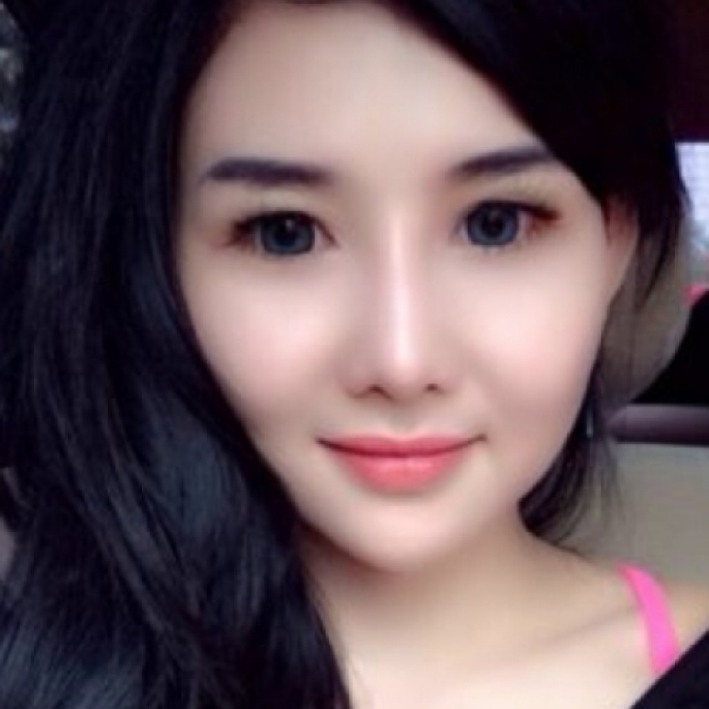 Dosen cantik Dini Fronitasari