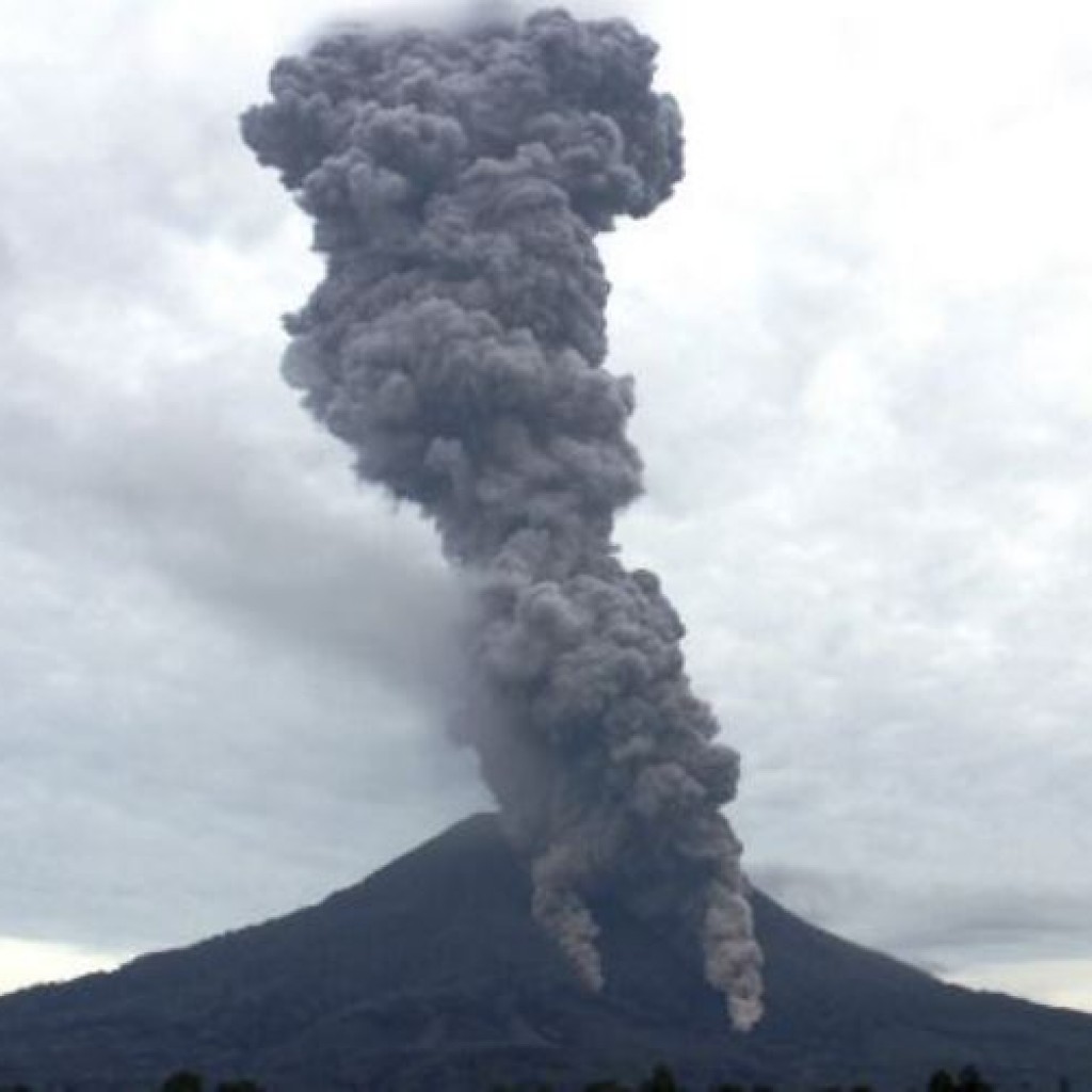 Status Gunung Sinabung naik menjadi awas