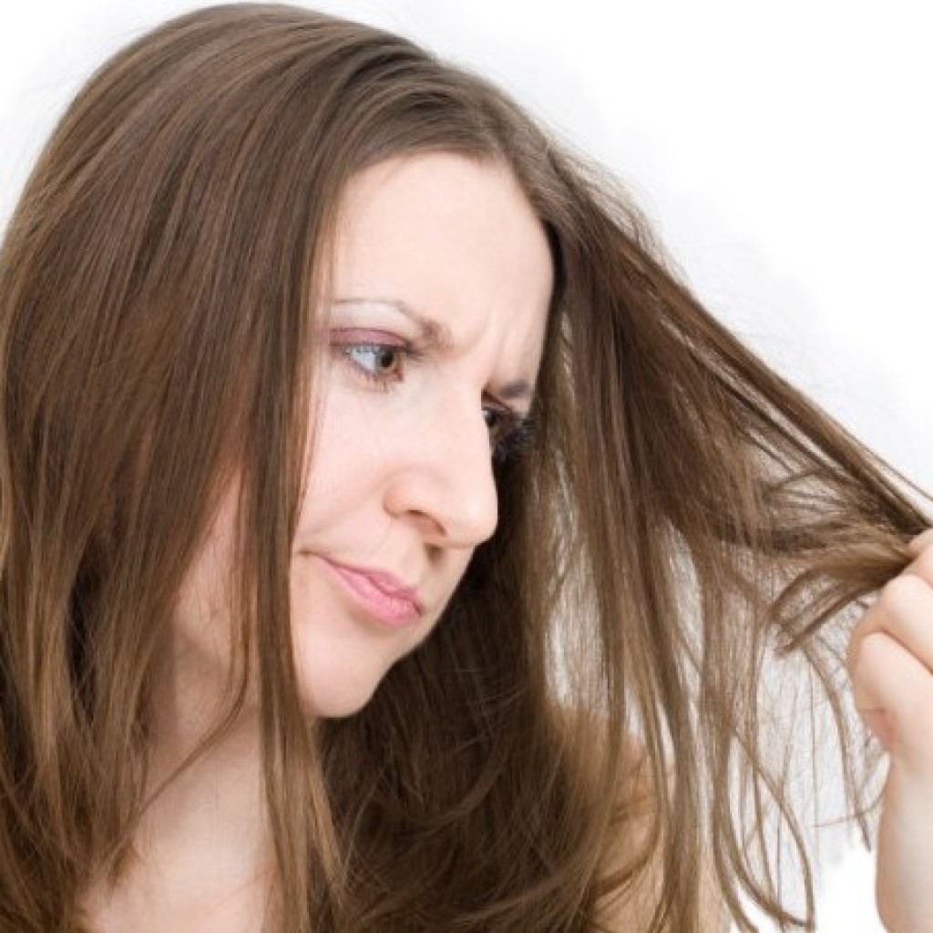 7 Cara Atasi Rambut Kering Melayang