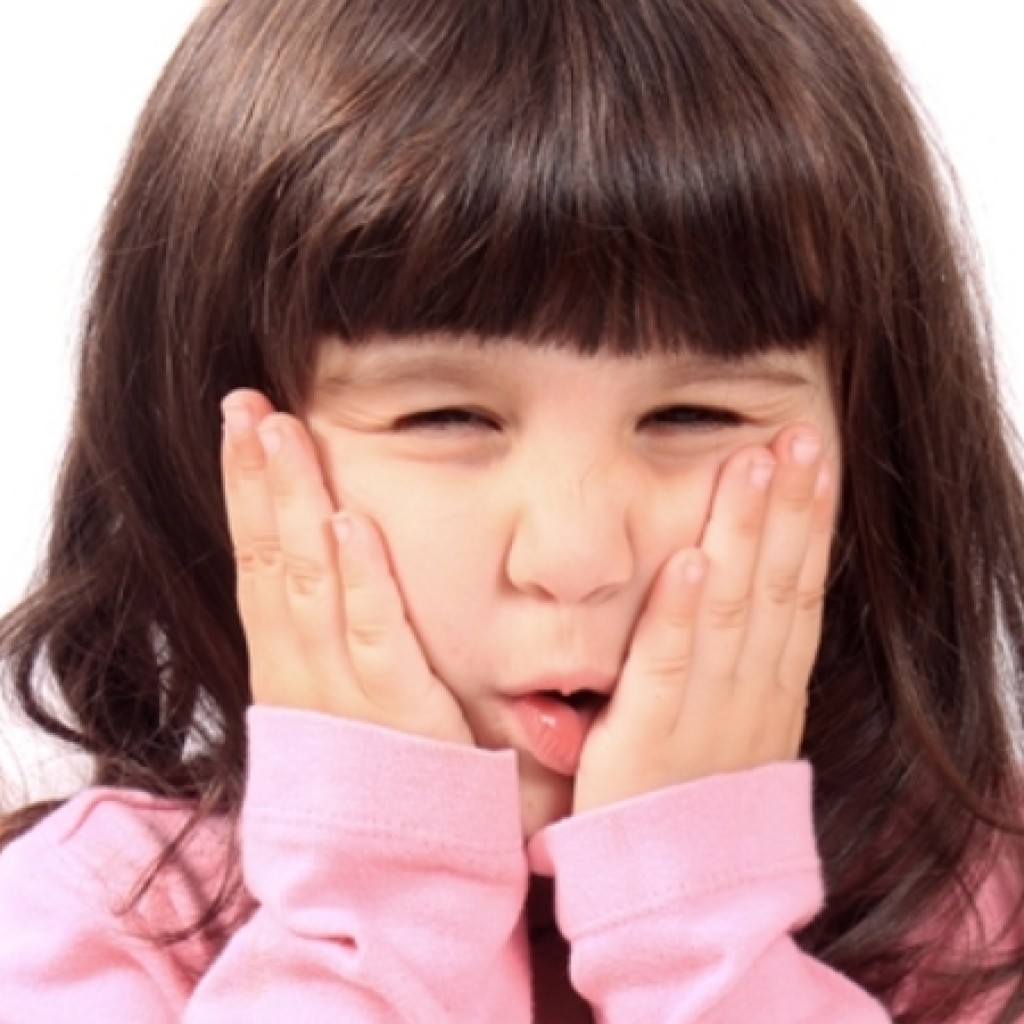 Cara Alami Mengobati Sakit Gigi Berlubang Pada Anak