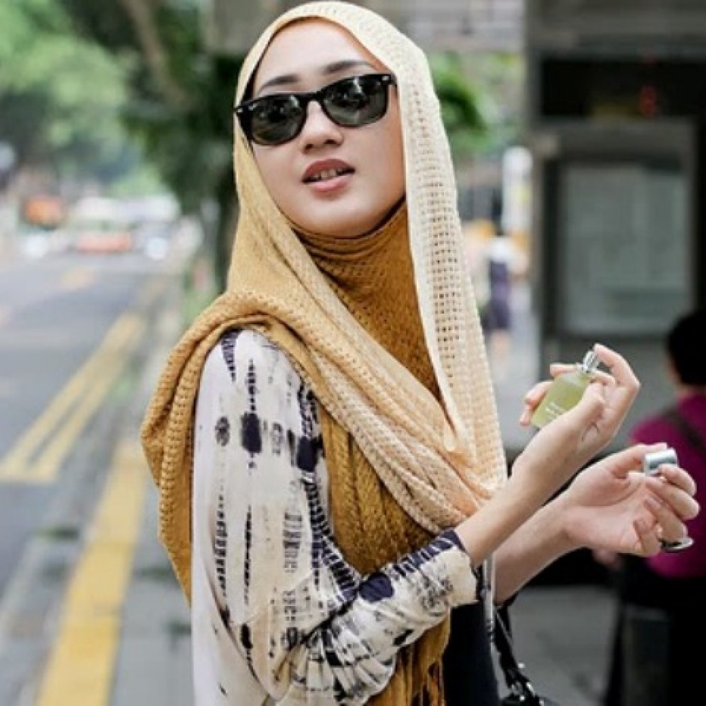 Hijab dan Kacamata