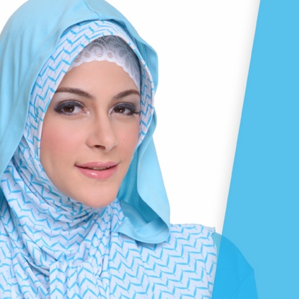 Tips Berhijab Yang Nyaman Ketika Mudik Dengan Mobil