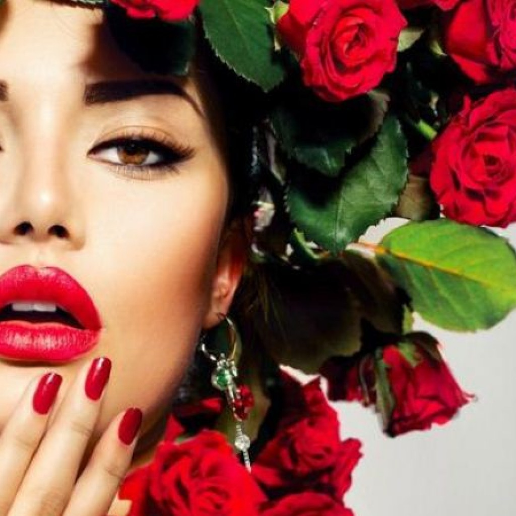 Cara Membuat Bibir Merah Merona Secara Alami