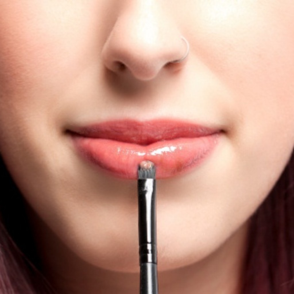 Sedang Trend Ini Dia Kelebihan Lipstik Cair Dibandingkan Lipstik Padat