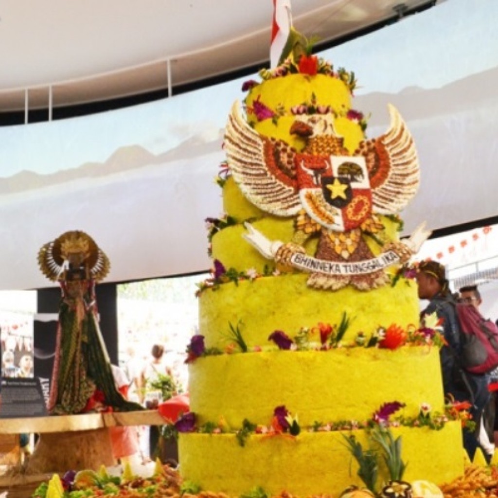 Tumpeng raksasa di Italia