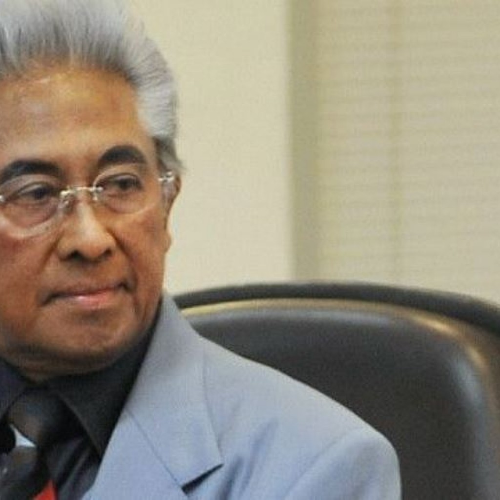 Adnan Buyung Nasution1