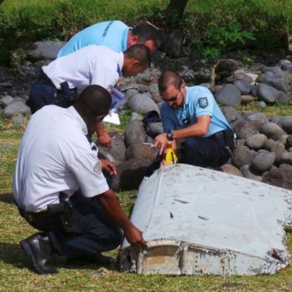 Serpihan sayap MH370 di Reunion
