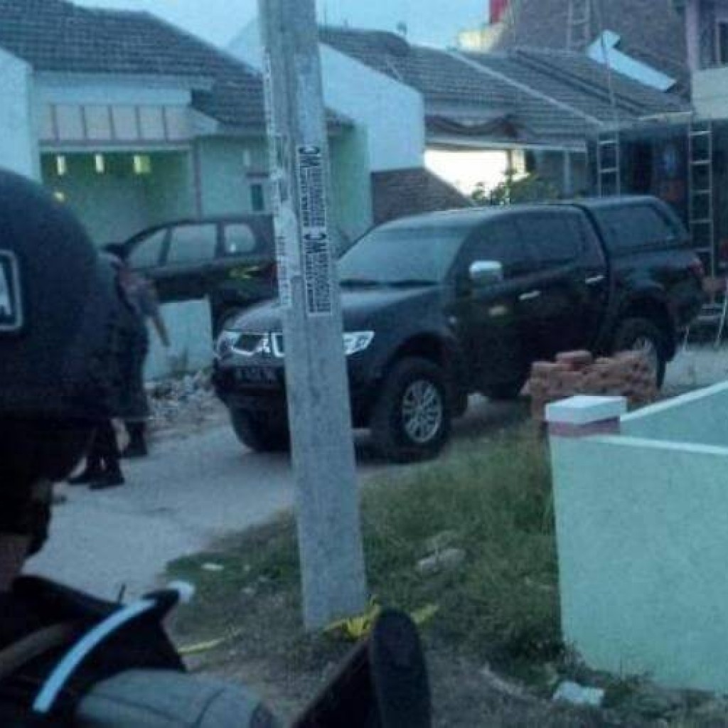 Komplek perumahan pelaku bom di mal Alam Sutera