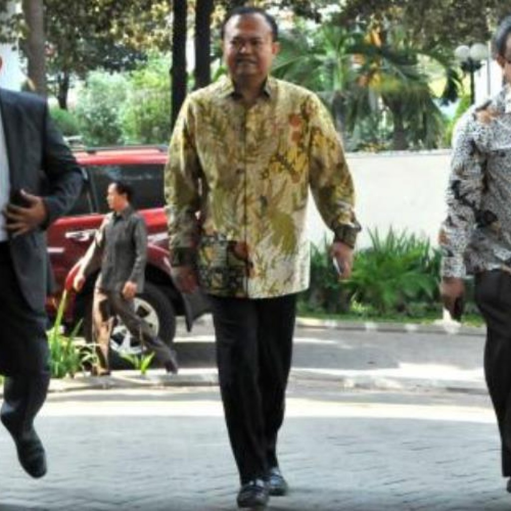 RIo Capella dan pengacara di gedung KPK