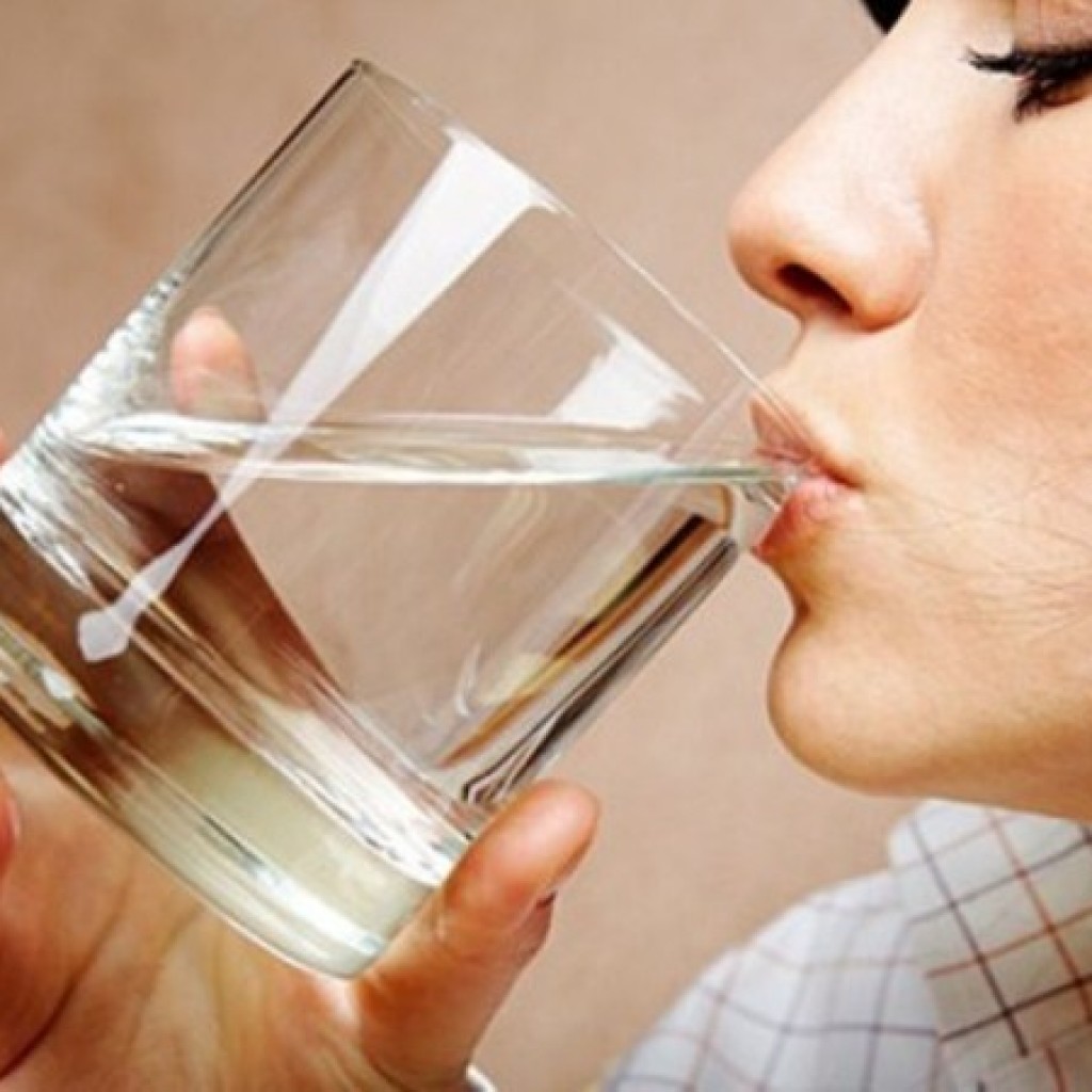 Khasiat Minum Air Garam Bagi Kesehatan Tubuh Manusia
