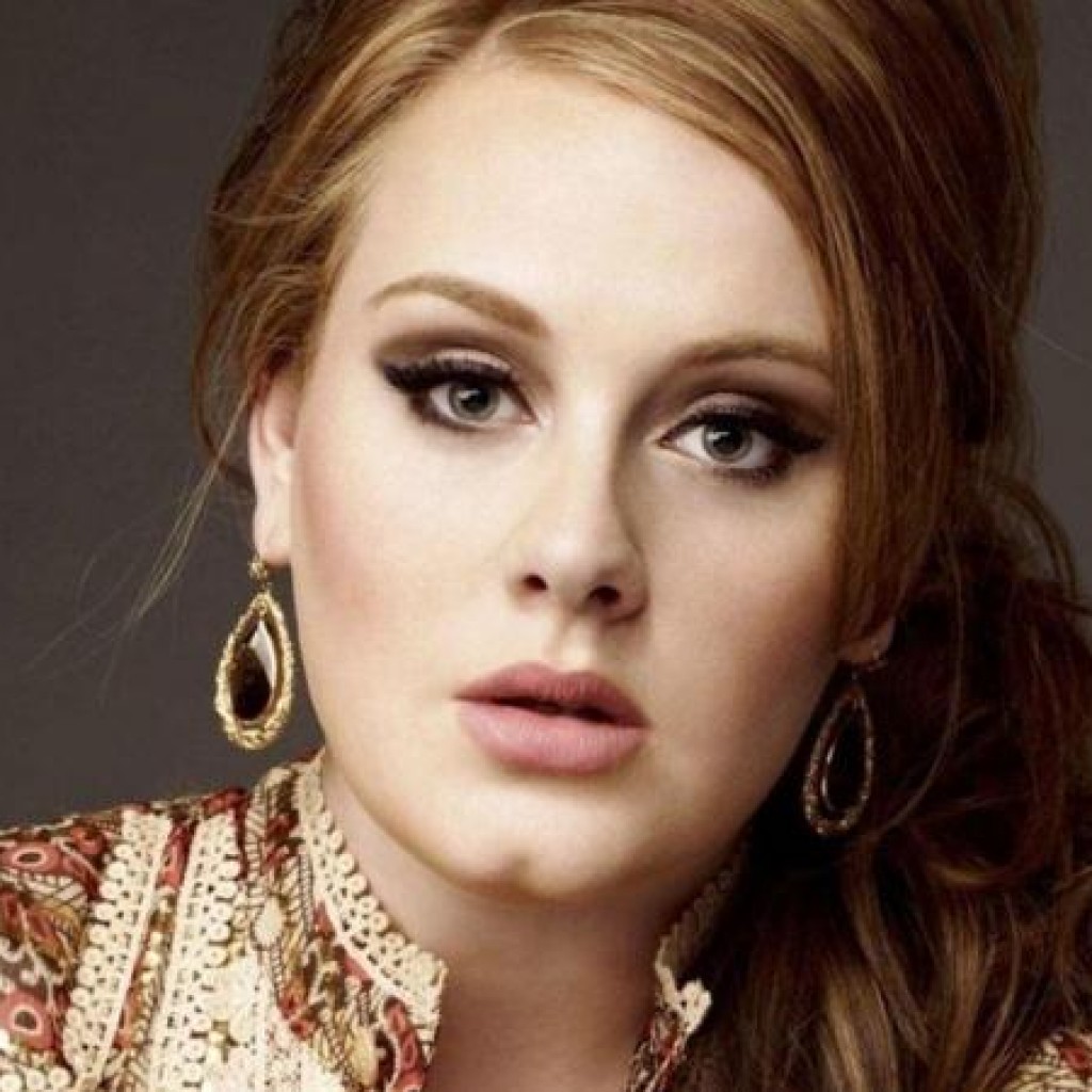 Menjadi Superstar Adele Tetap Cuci Baju Sendiri