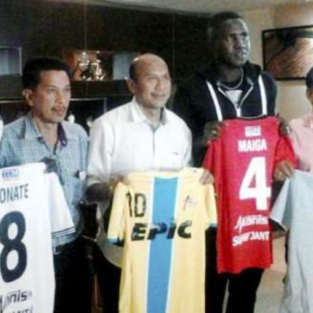 Pelatih dan punggawa anyar T Team FC